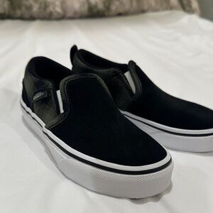 Vans Men's Black and Green Slip-On Sneakers